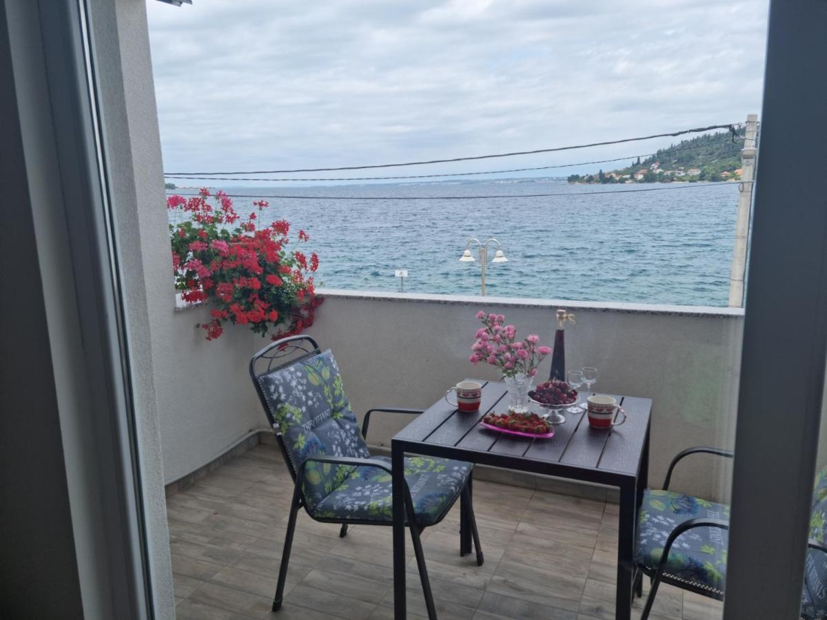 Kamena Kuca Pandorovica Apartment Kali Bagian luar foto