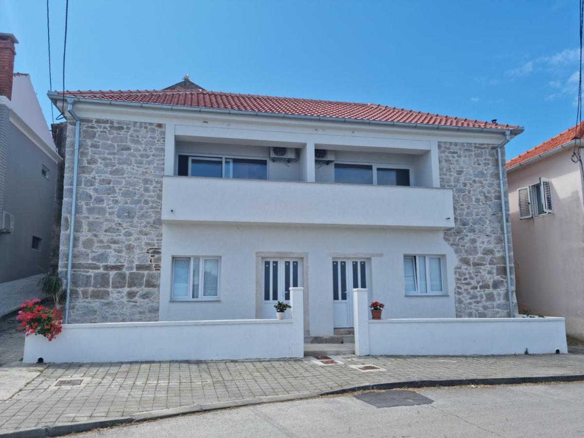 Kamena Kuca Pandorovica Apartment Kali Bagian luar foto